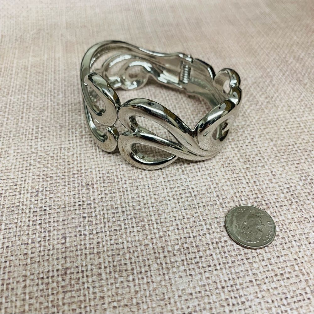 Silver Scroll Hinged Bracelet‎